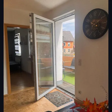 Super Monteurwohnung Mit Balkon Und Parkplatz, Bei Bayreuth Ruhig, 4 Betten Wifi, Kueche Apartment