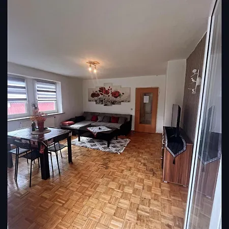 Apartment Super Monteurwohnung Mit Balkon Und Parkplatz, Bei Bayreuth Ruhig, 4 Betten Wifi, Kueche *