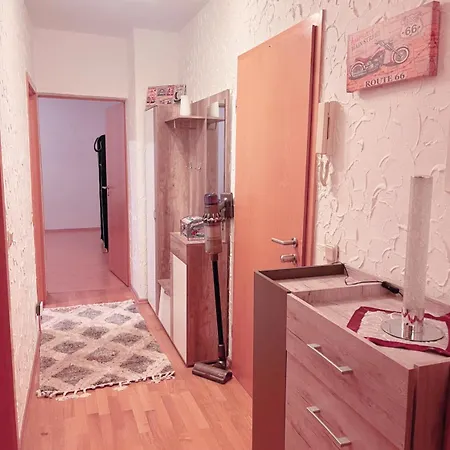 Super Monteurwohnung Mit Balkon Und Parkplatz, Bei Bayreuth Ruhig, 4 Betten Wifi, Kueche
